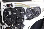 低音炮嗡嗡声的原因及解决方法是什么？