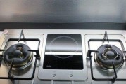 燃气灶翻盖清洗方法？如何快速去除顽固油渍？