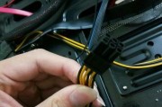 荣耀三米手机电源线的正确连接方式是什么？