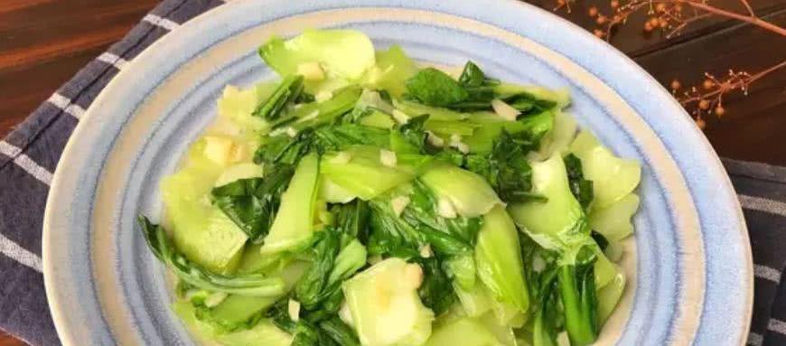 解决燃气灶炒青菜没水分问题的绝招（保留青菜水分）
